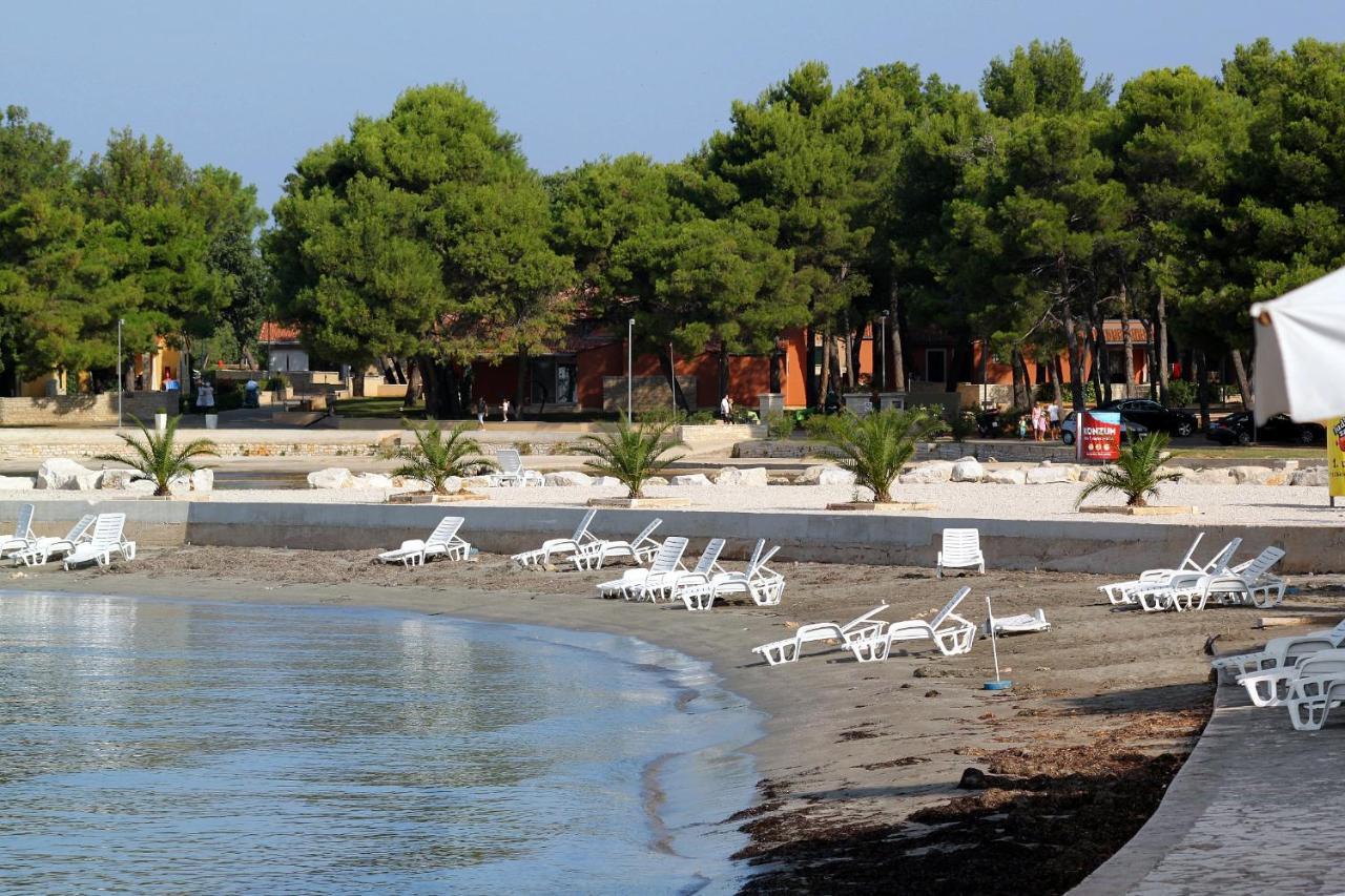 Apartments With A Parking Space Umag - 7110 Exterior photo
