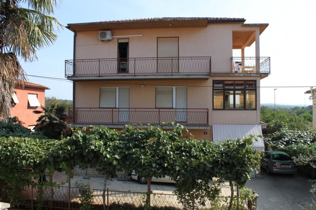 Apartments With A Parking Space Umag - 7110 Exterior photo